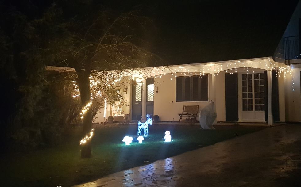 2020.12.13 maison marine 10 rossignols illuminee